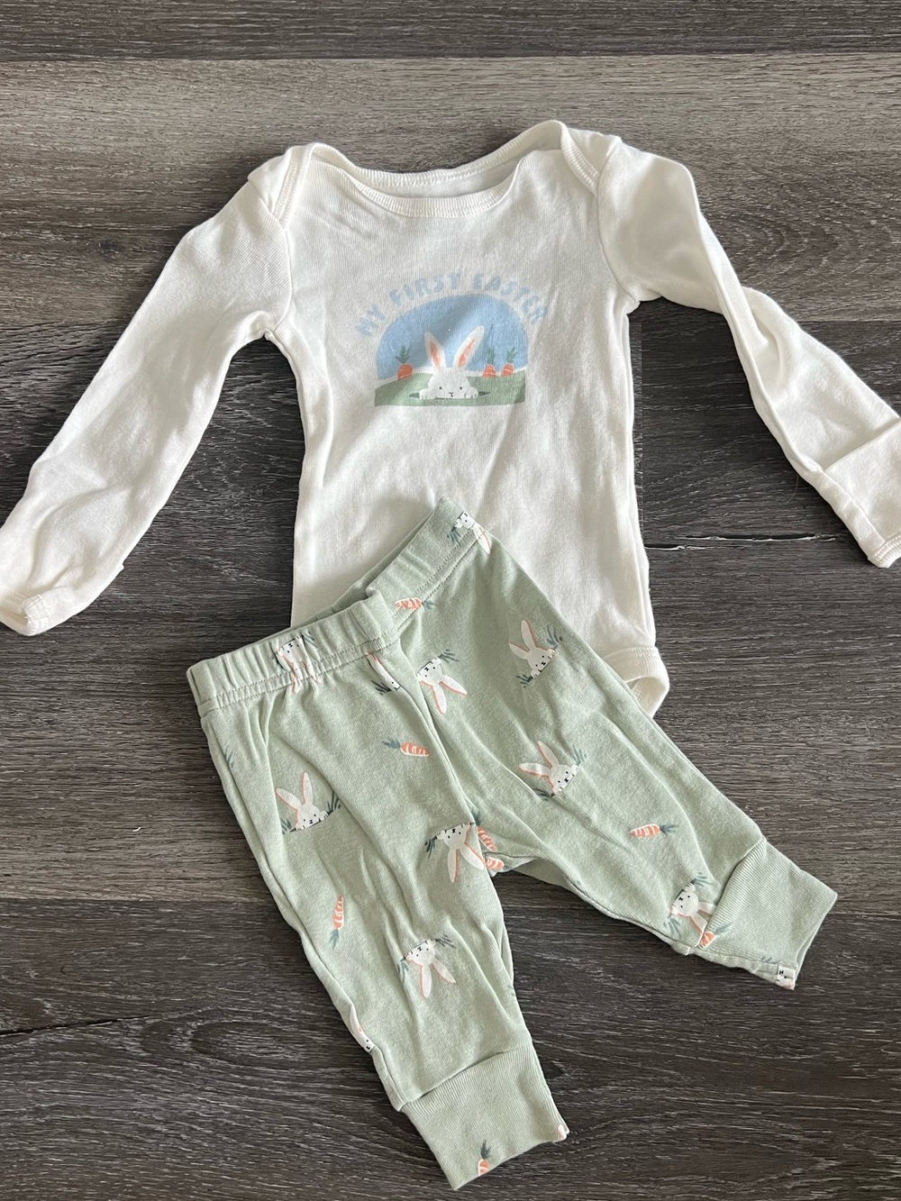 Carter’s Baby 0-3 mo Outfit